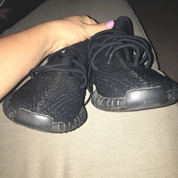 SOLD Yeezy 350 v2 bred - Picture 8 of 8